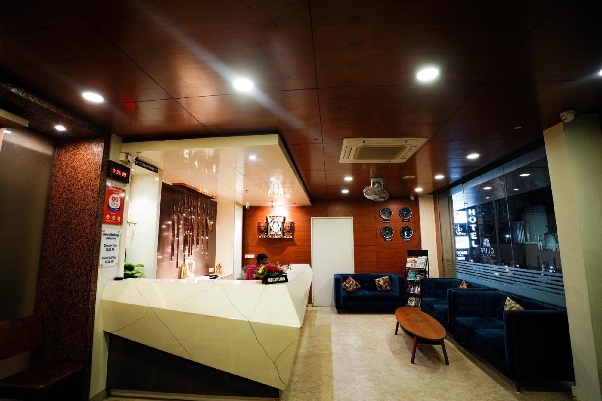 Cliff Embassy Banquet And Suites Shimoga Εξωτερικό φωτογραφία